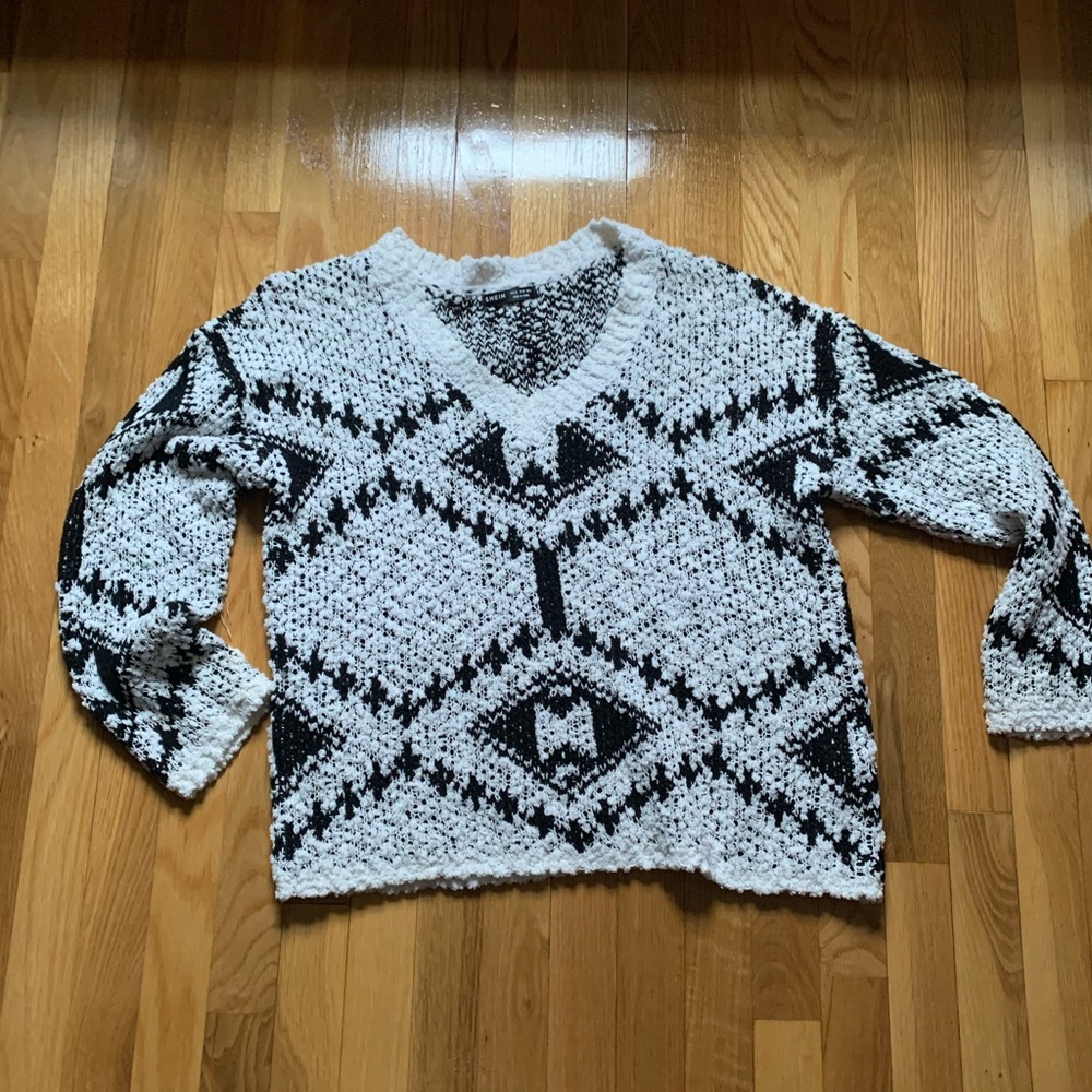 Black and White Patterned Women's Sweater